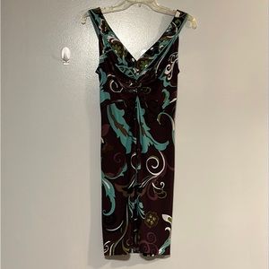 Muse dress brown light blue sleeveless V-neck size 8 elastic back pleated front